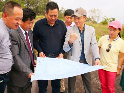 遠(yuǎn)恒佳重慶公學(xué)以及各級職能部門對學(xué)校的規(guī)劃設(shè)計(jì)進(jìn)行方案研討