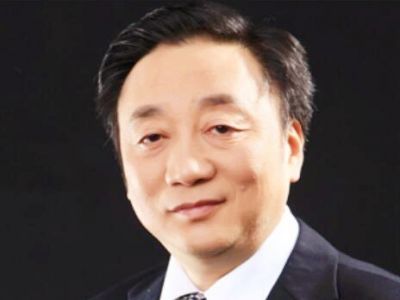 張勇：重慶市民辦教育協(xié)會理事，國務(wù)院政府津貼獲得者，中學物理研究員（正高級）