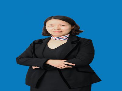 周婷頲：國(guó)際部英語(yǔ)教師，南京師范大學(xué)在職研究生，大學(xué)講師，原重慶一中國(guó)際部教師，21年從事英語(yǔ)教學(xué)，本人雅思7.5分