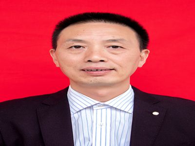 冉澤明：遠(yuǎn)恒佳學(xué)校小學(xué)部副校長(zhǎng)，高級(jí)教師，全國(guó)優(yōu)秀教師、全國(guó)新教育榜樣教師、重慶市骨干教師，榮獲重慶市美術(shù)優(yōu)質(zhì)課一等獎(jiǎng)